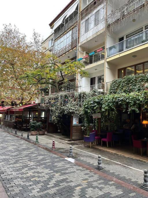 House In The Center Of Kadikoy Apartment Истанбул Екстериор снимка