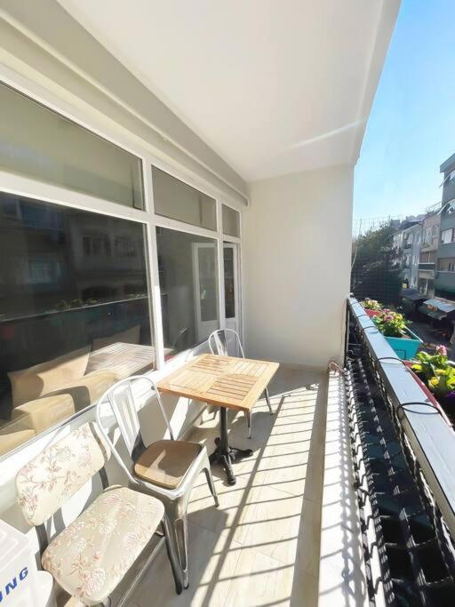 House In The Center Of Kadikoy Apartment Истанбул Екстериор снимка