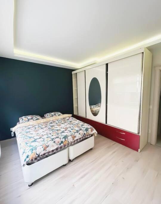 House In The Center Of Kadikoy Apartment Истанбул Екстериор снимка