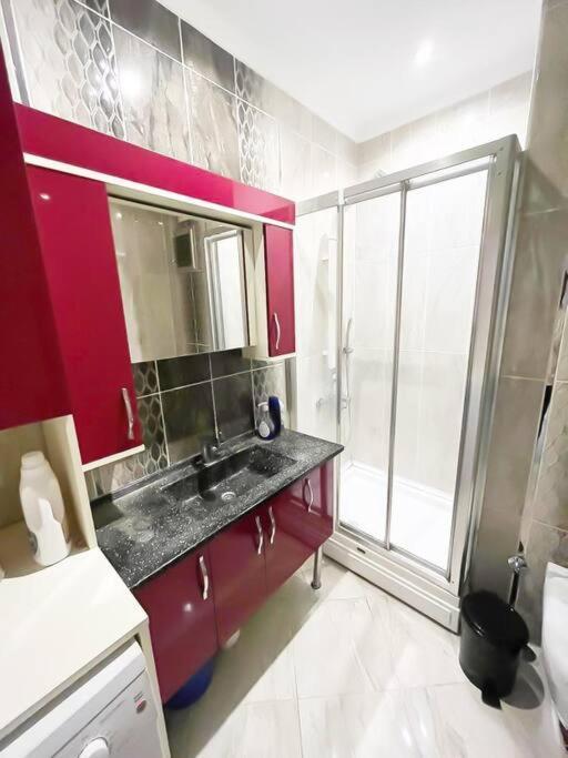 House In The Center Of Kadikoy Apartment Истанбул Екстериор снимка